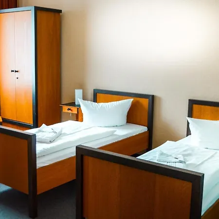Hotel Haus Des Volkes - Bauhaushotel 3*