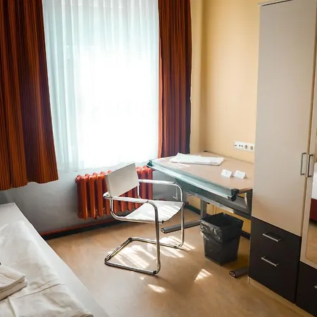 Haus Des Volkes - Bauhaushotel