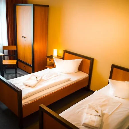 Hotel Haus Des Volkes - Bauhaushotel 3*