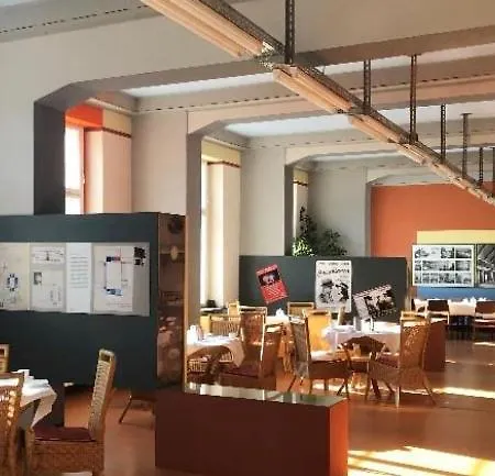 Haus Des Volkes - Bauhaushotel