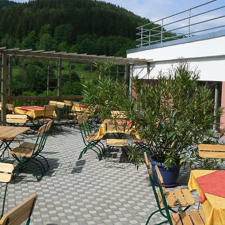 Haus Des Volkes - Bauhaushotel 3*