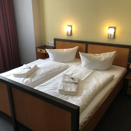 Haus Des Volkes - Bauhaushotel 3*