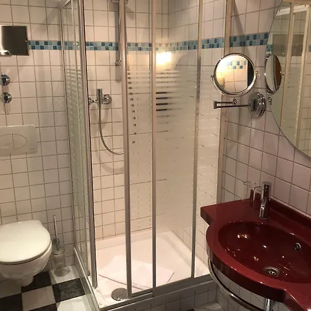 Haus Des Volkes - Bauhaushotel 3*