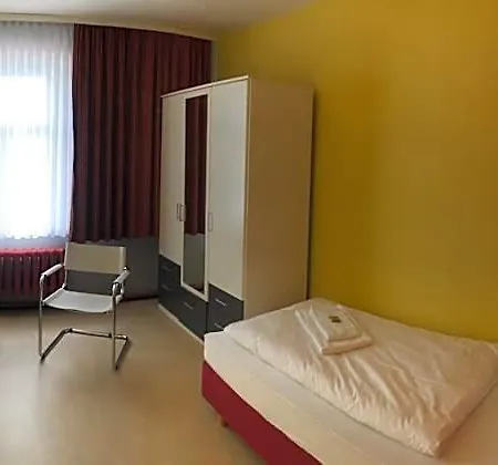 Haus Des Volkes - Bauhaushotel
