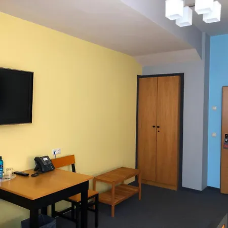 Haus Des Volkes - Bauhaushotel Hotel 3*