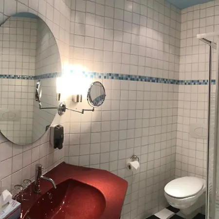 Haus Des Volkes - Bauhaushotel 3* Probstzella