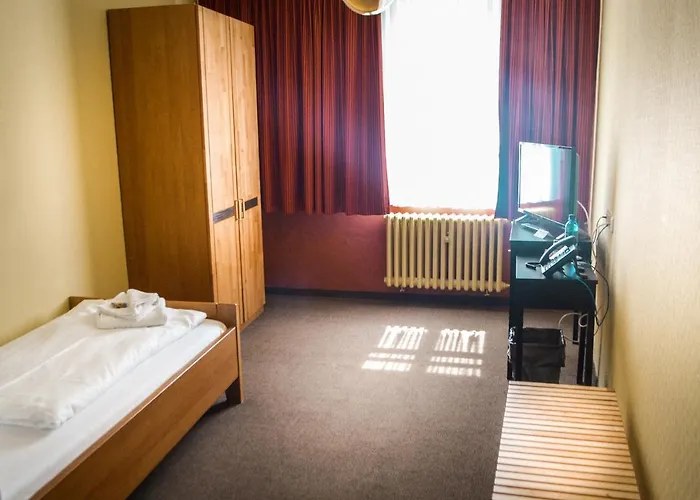 Hotell Haus Des Volkes - Bauhaushotel