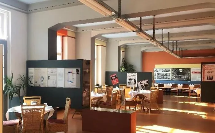 Haus Des Volkes - Bauhaushotel