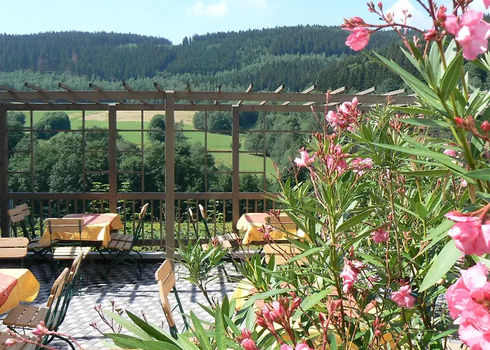 Haus Des Volkes - Bauhaushotel 3*