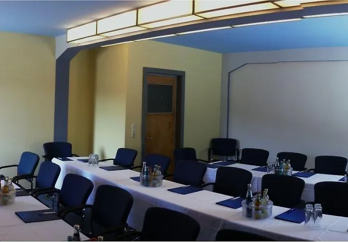 Haus Des Volkes - Bauhaushotel Hotell 3*