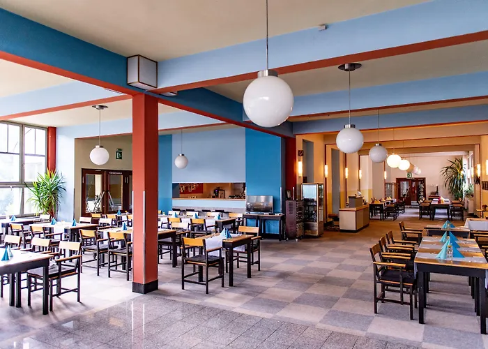 Haus Des Volkes - Bauhaushotel 3*