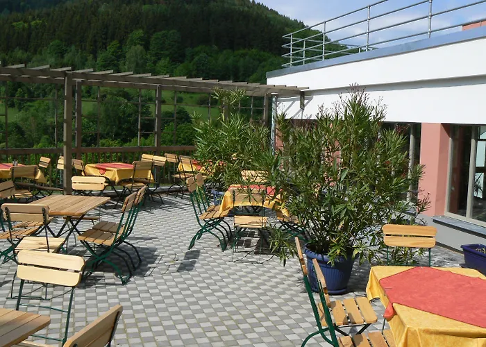 Haus Des Volkes - Bauhaushotel 3*