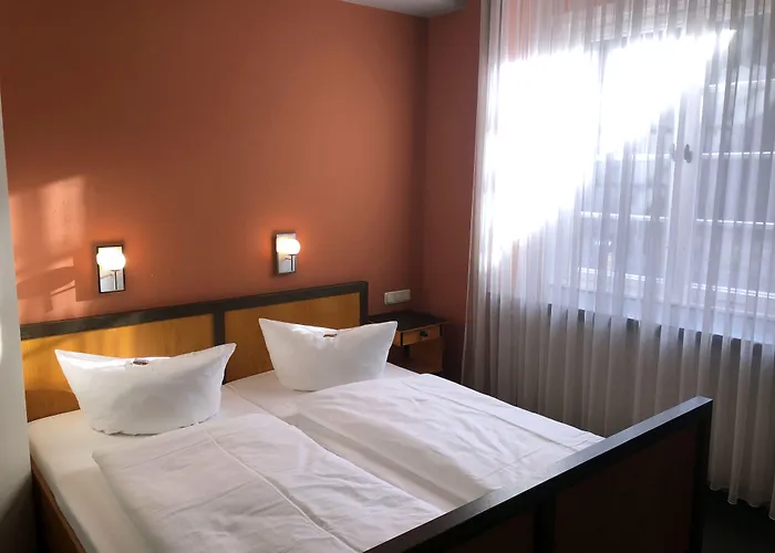 Hotel Haus Des Volkes - Bauhaushotel