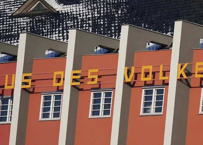 Haus Des Volkes - Bauhaushotel