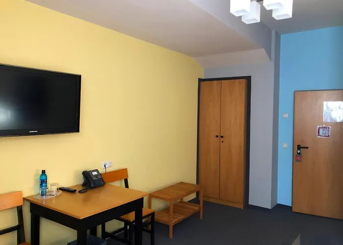 Haus Des Volkes - Bauhaushotel Hotell 3*