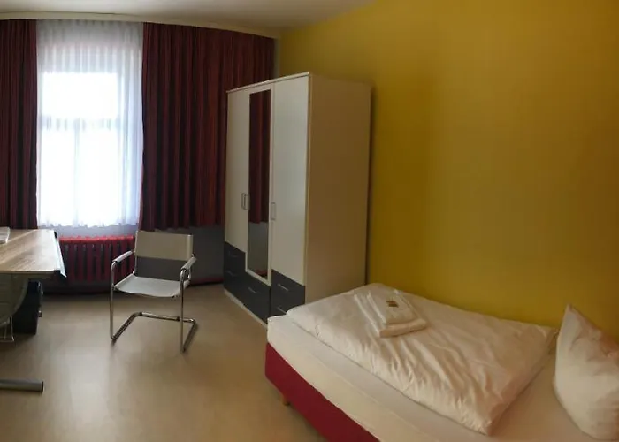 Hotell Haus Des Volkes - Bauhaushotel 3*