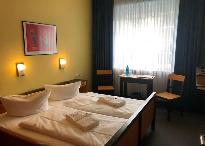 Hotel Haus Des Volkes - Das Bauhaushotel