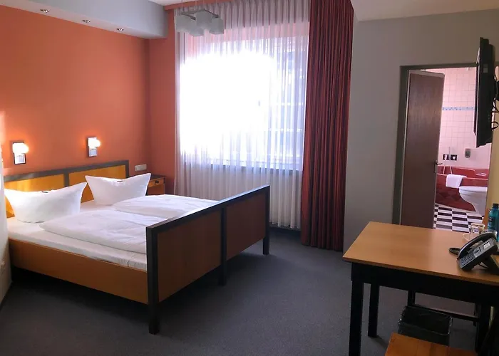 Hotel Haus Des Volkes - Bauhaushotel 3*